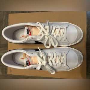 Nike Low Top Men Blazer 77 Vintage Shoe